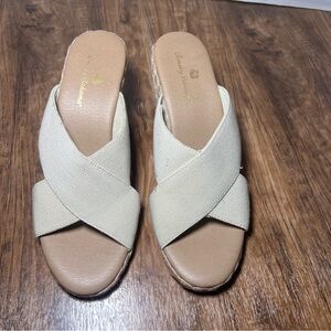 Tommy Bahama Suzette Wedge Espadrille Sandals Heels Beige Canvas 6.5